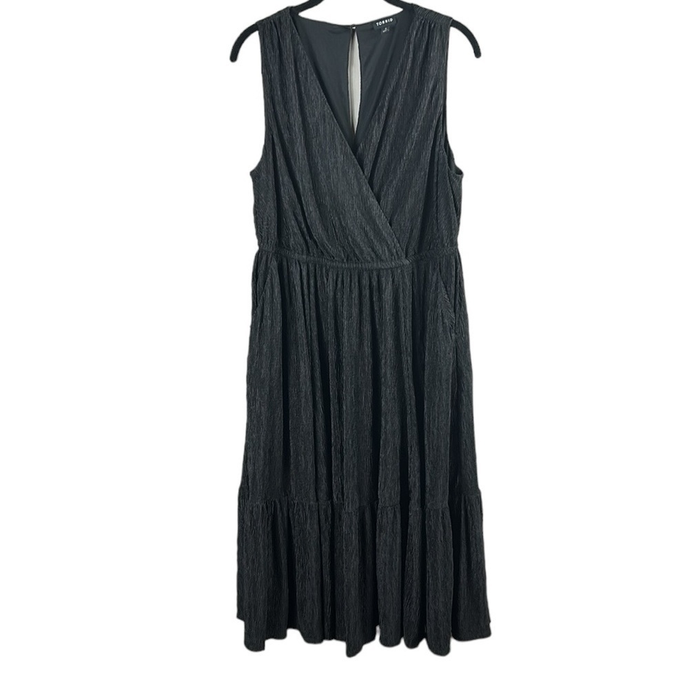 Torrid Black Crinkle Knit Surplice Skater Dress Size 1X - Picture 2 of 12